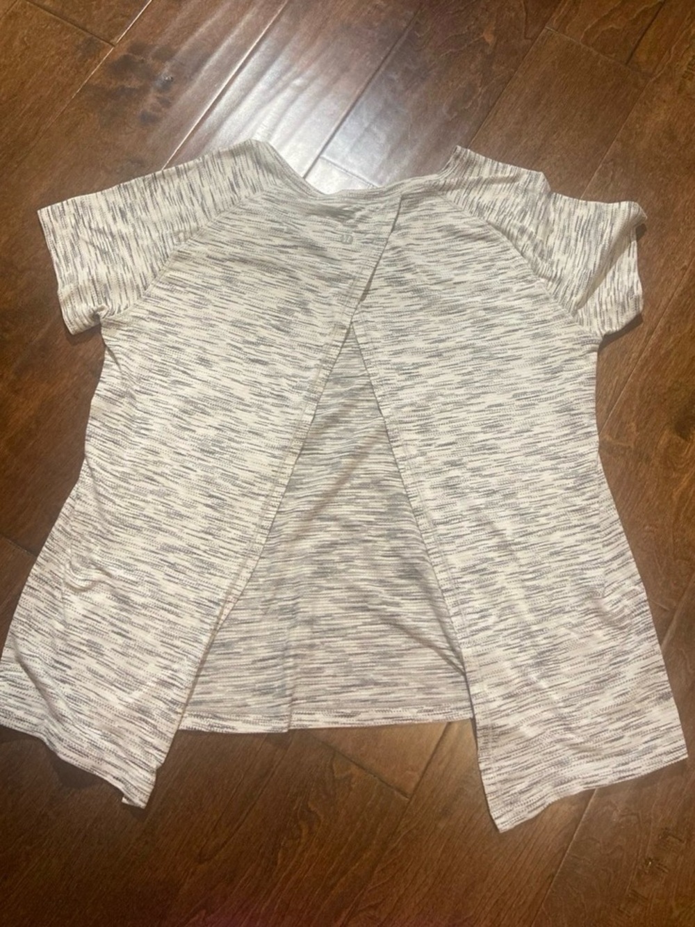 Lululemon open back/tie knot space gray color size 4 - Picture 2 of 5